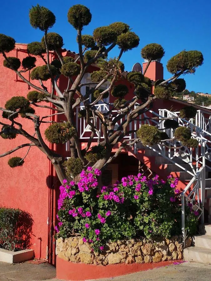 Hotel Et Appart Hotel Les Flots Bleus Saint-Raphael  4*, Saint-Raphael (Var)