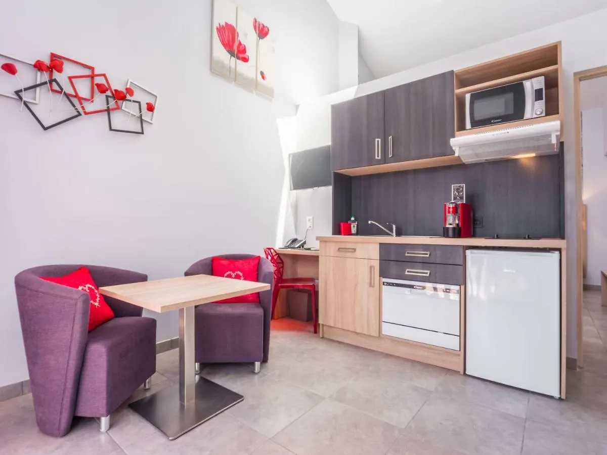 Hotel Et Appart Hotel Les Flots Bleus Saint-Raphael  Saint-Raphael (Var)