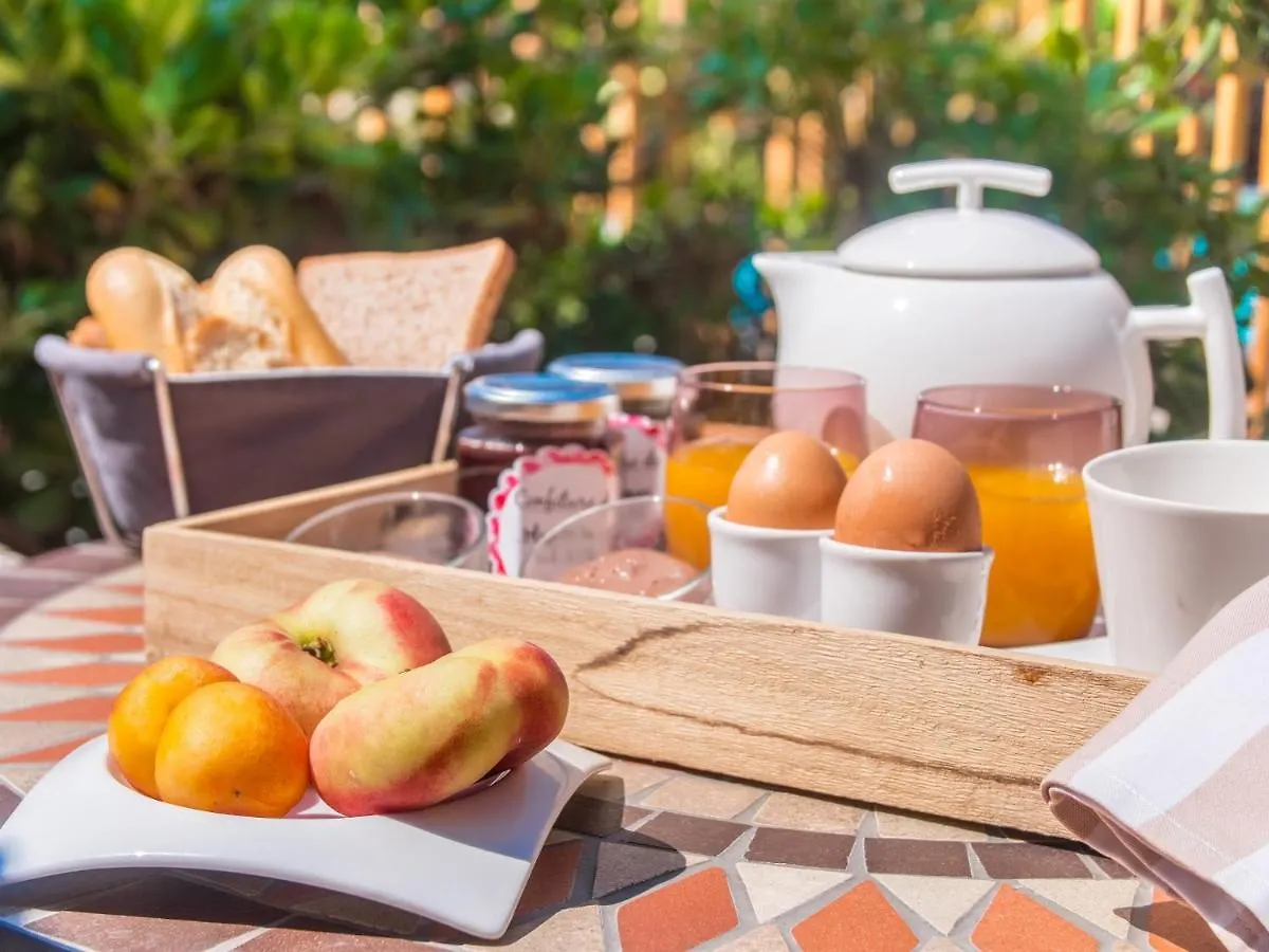 Hotel Et Appart Hotel Les Flots Bleus Saint-Raphael  France