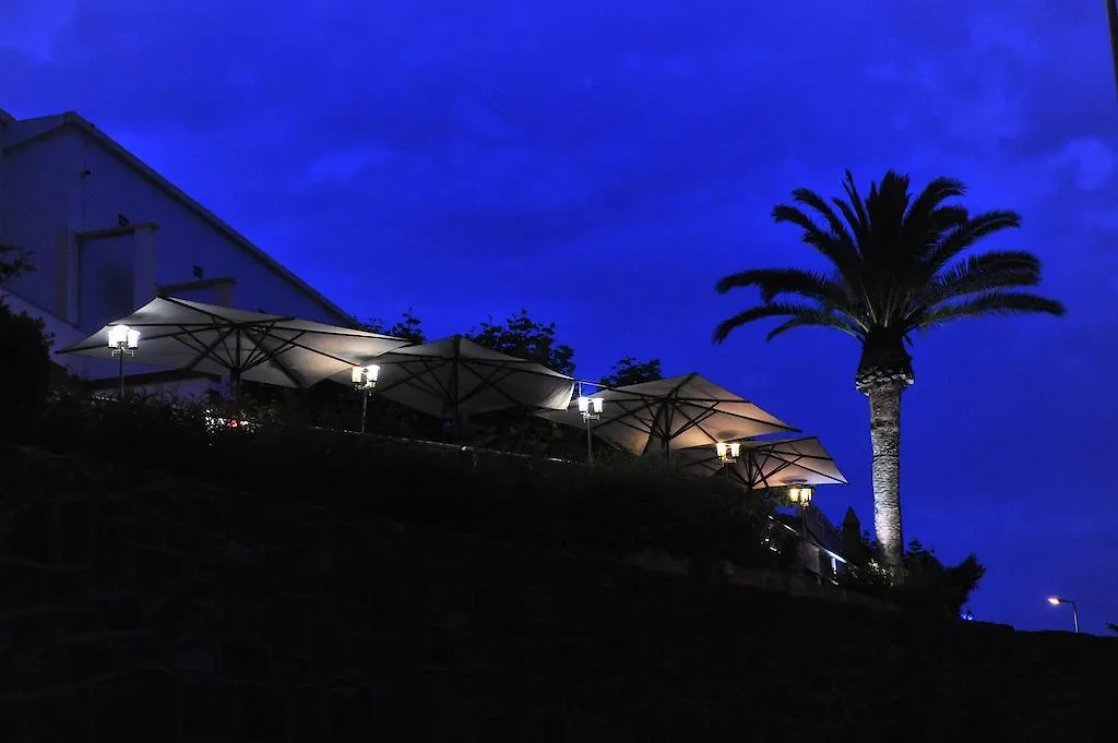 Aparthotel Hotel Et Appart Hotel Les Flots Bleus Saint-Raphael