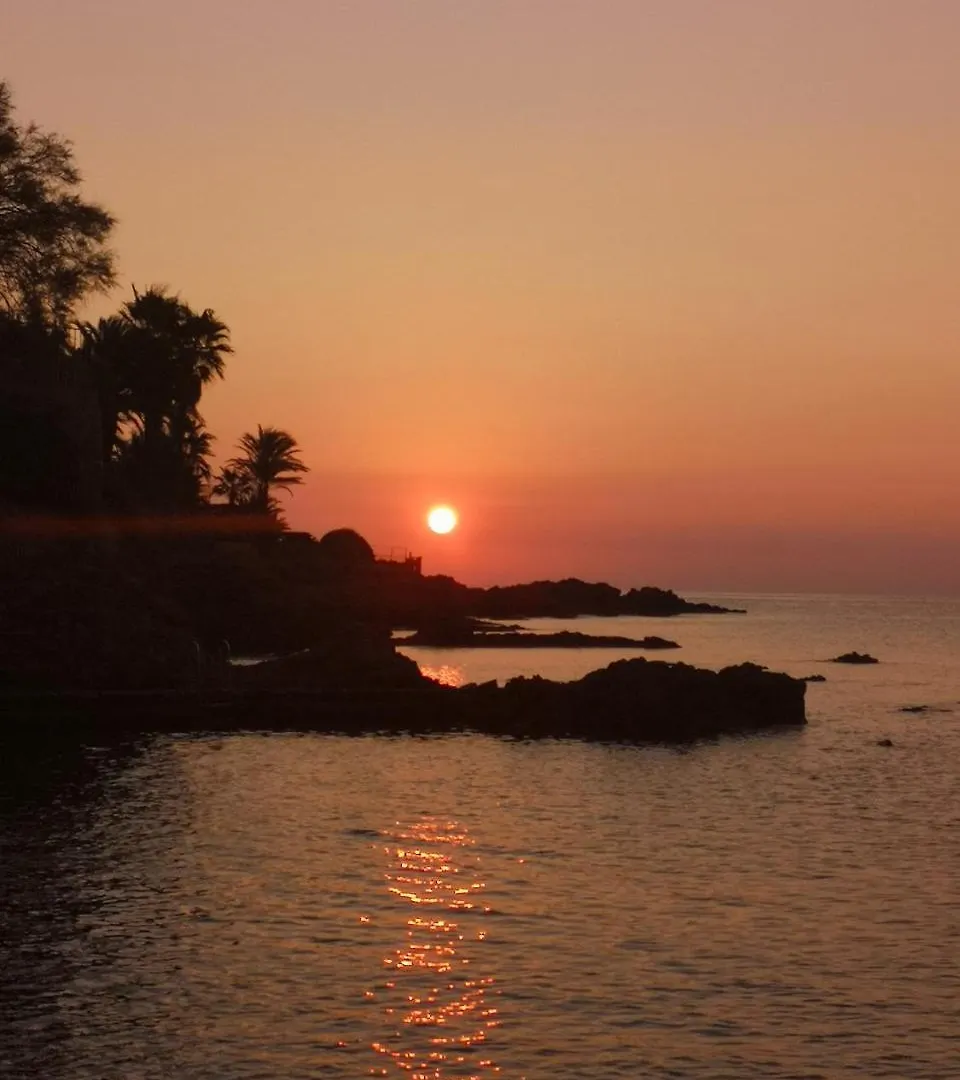 Hotel Et Appart Hotel Les Flots Bleus Saint-Raphael  Aparthotel Saint-Raphael (Var)